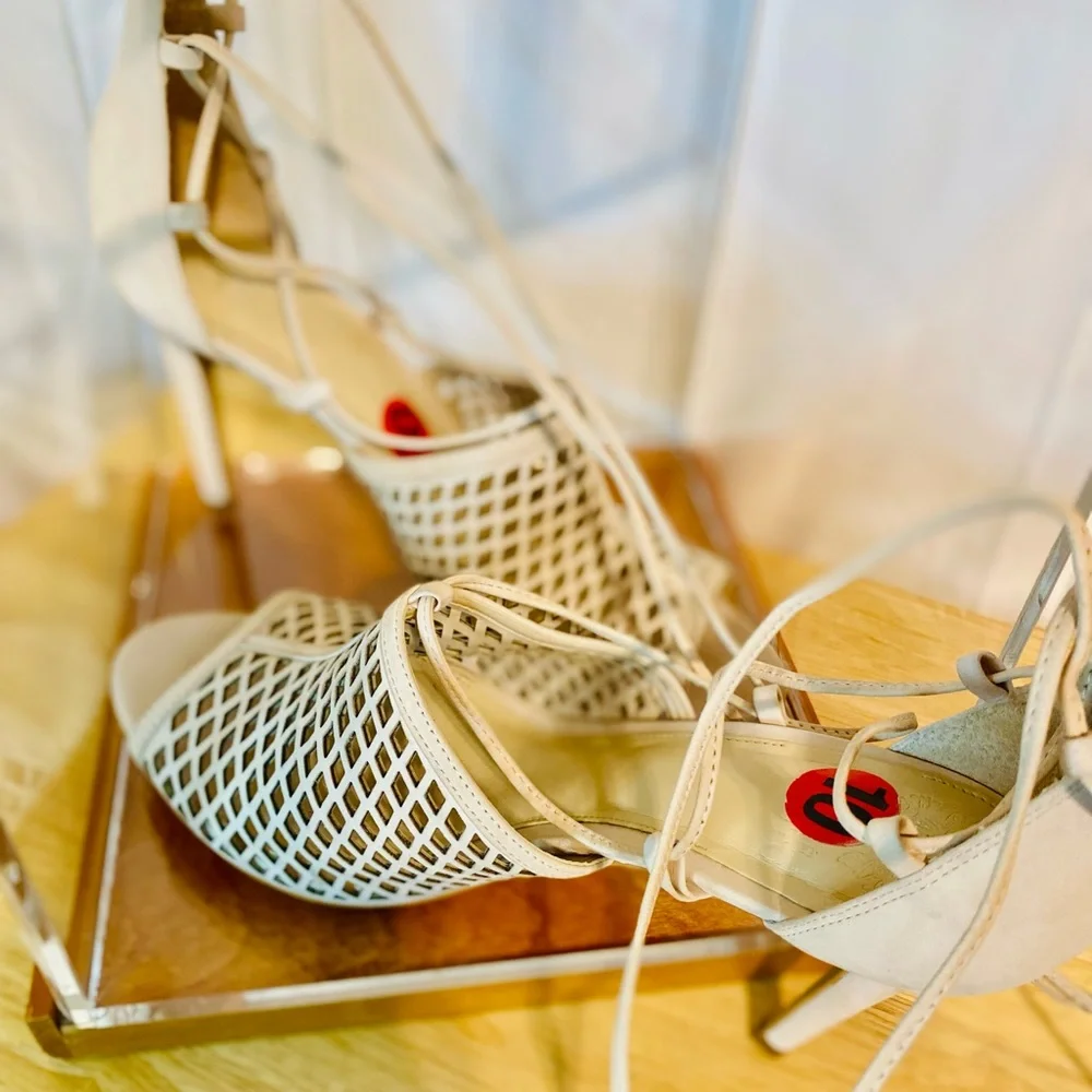 Vince Camuto Cream Heels with Woven Pattern - Picture 2 of 14